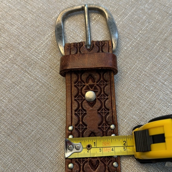 Men’s Leather Belt w/solid, brass buckle - Picture 3 of 7